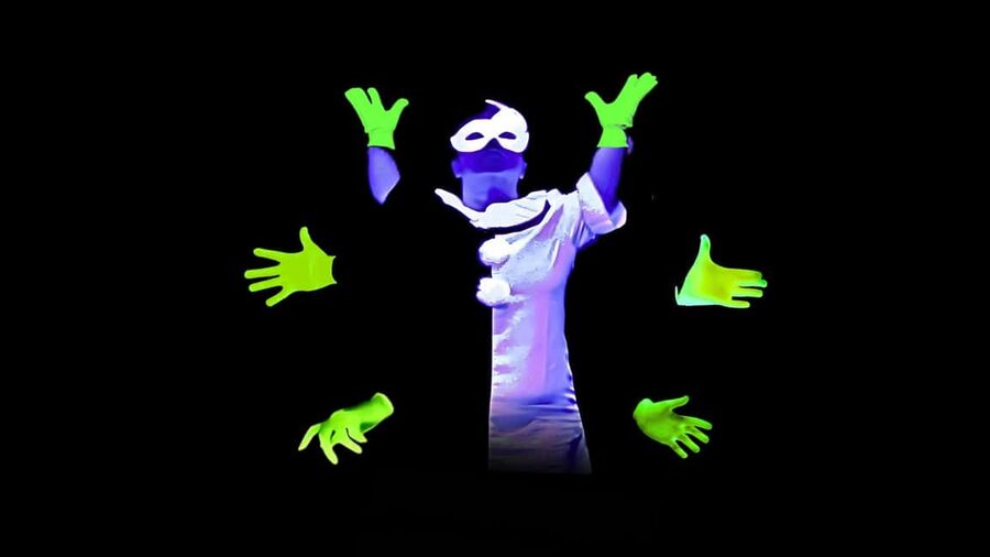 Prague: Images of Love Black Light Theatre Show - What kind of Prague night is this?