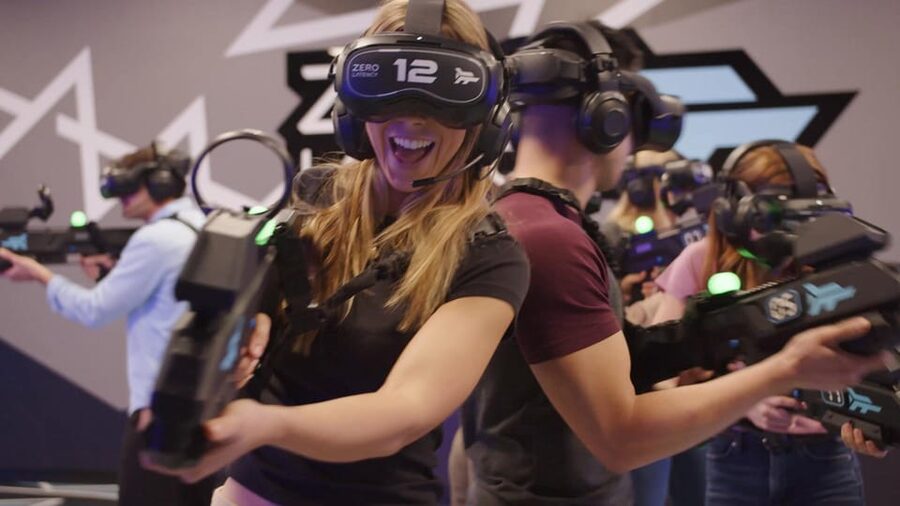 Prague: Immersive VR multiplayer experience - Why the free movement matters