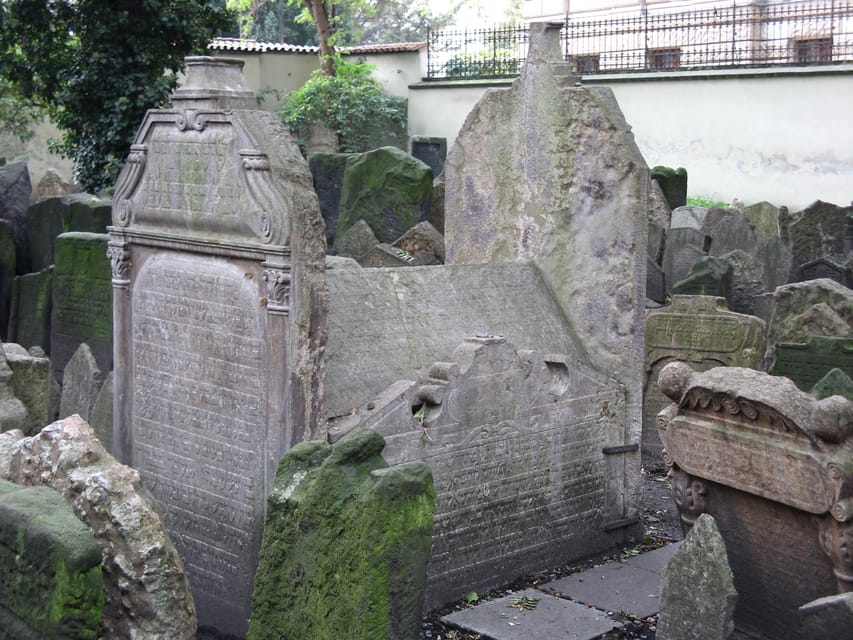 Prague: Jewish Quarter and Museum Guided Tour - What the private guide adds