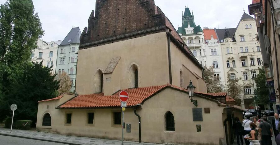 Prague: Jewish Quarter and Museum Guided Tour - Jewish Town Hall and High Synagogue: a quick opening