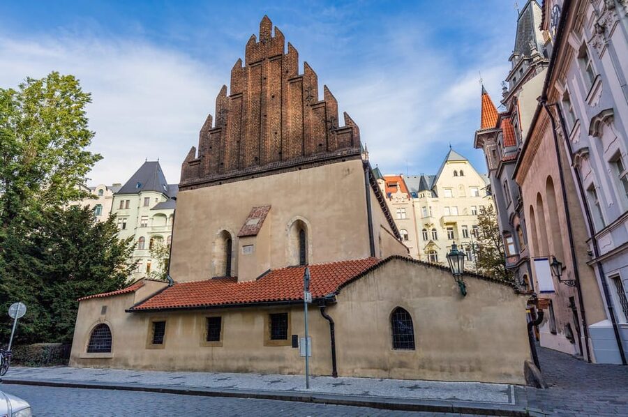 Prague: Jewish Quarter Half-Day Private Walking Tour - Pinkas Synagogue: names, memory, and the Holocaust