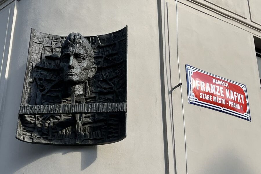 Prague: Jewish Town Guided Walking Tour - The Old Jewish Cemetery and its crowded graves