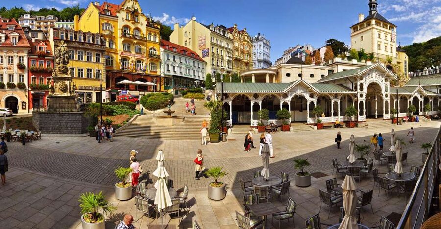 Prague: Karlovy Vary Day Trip with Watchtower and Funicular - Key points at a glance