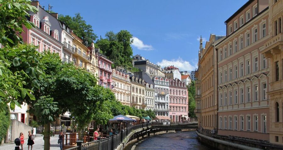 Prague: Karlovy Vary Day Trip with Watchtower and Funicular - Transport, timing, and the real value of $62