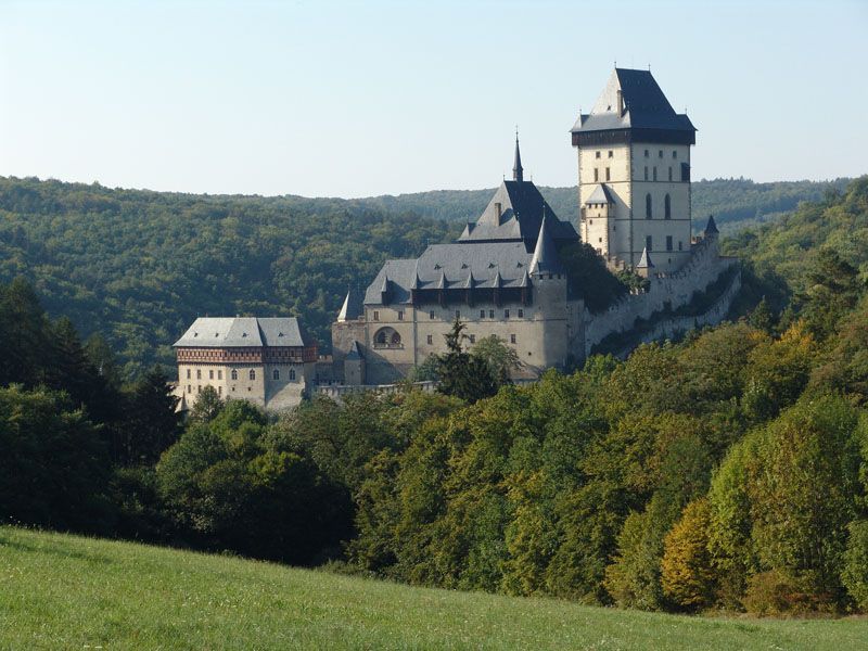 Prague: Karlštejn Castle Guided Tour with Entry Ticket - Should you book it?