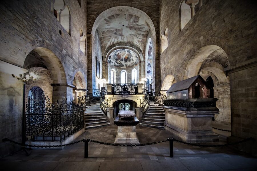 Prague: Klementinum Mirror Chapel Classical Music Concert - How the temperature may affect your evening