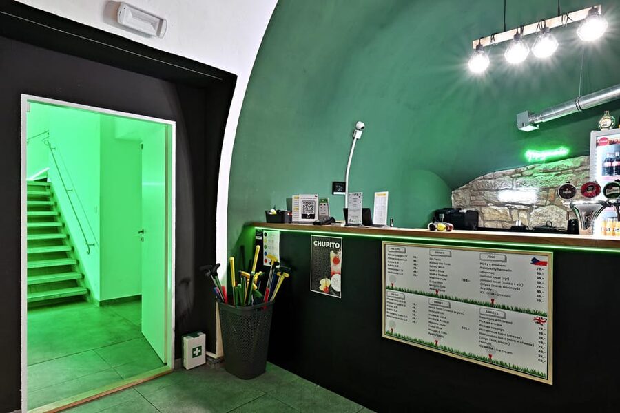 Prague: Mazemania Miniature Golf Experience - Location and planning your visit