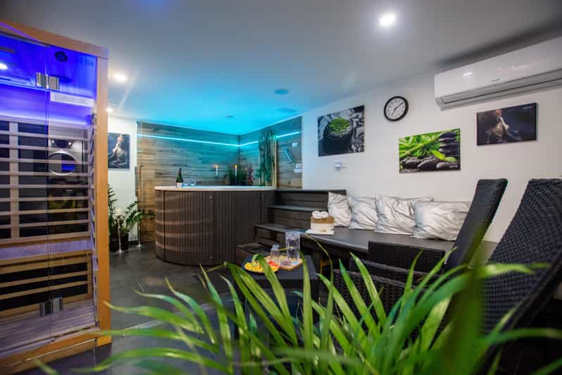 Prague: Modern Private Spa with Jacuzzi and Sauna - Getting the timing right
