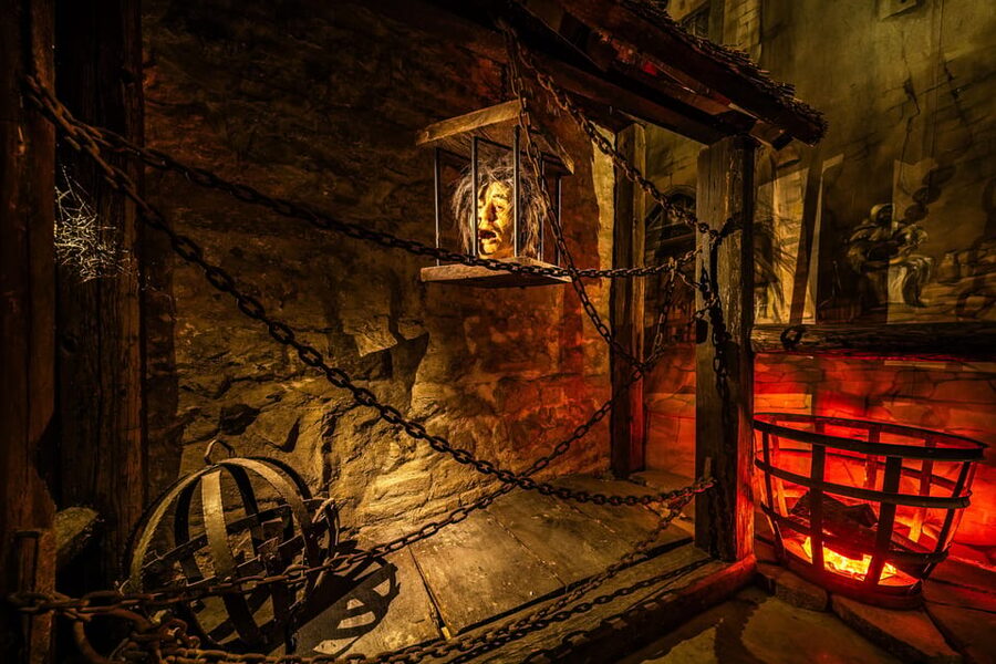 Prague: Museum of Torture Entry Ticket - Period engravings add a human record