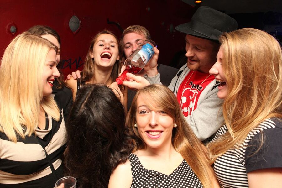 Prague: New Year's Eve Pub Crawl & Karlovy Lazne Club Entry - The first hour: unlimited drinks with a useful head start