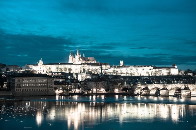 Prague Night Tour and River Vltava Dinner Cruise - A three-hour route through Prague’s landmarks