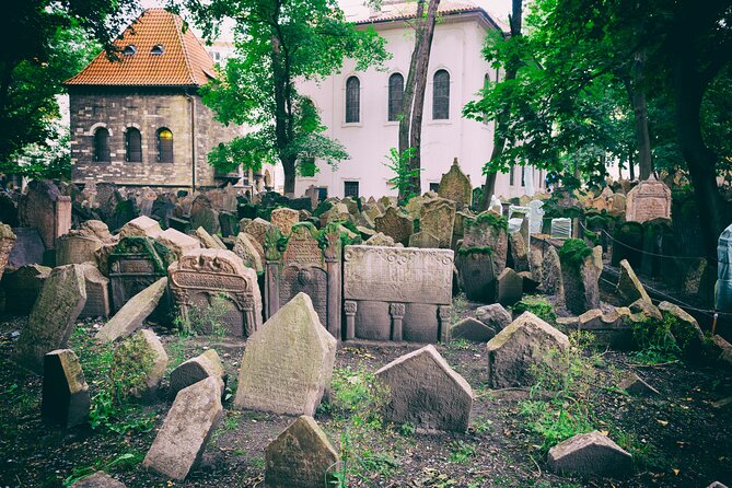 Prague Old Jewish Quarter and Spanish Synagogue Private Tour - Maisel and Pinkas: two very different synagogue visits