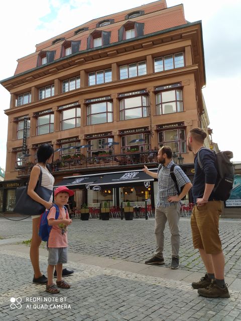 Prague: Old, New, and Jewish Towns Guided Walking Tour - What the three hours feel like