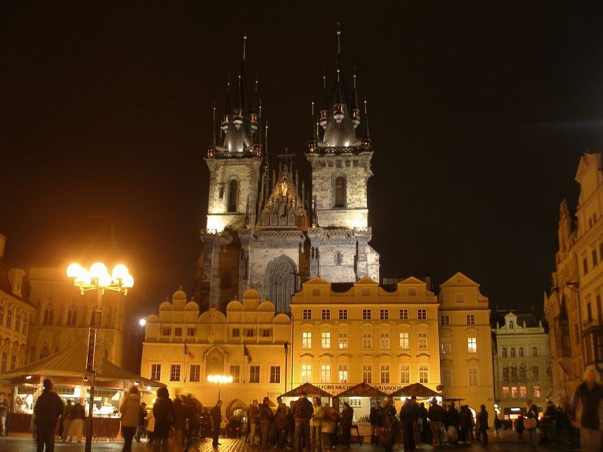 Prague: Old, New, and Jewish Towns Guided Walking Tour - Shared walk or private group?