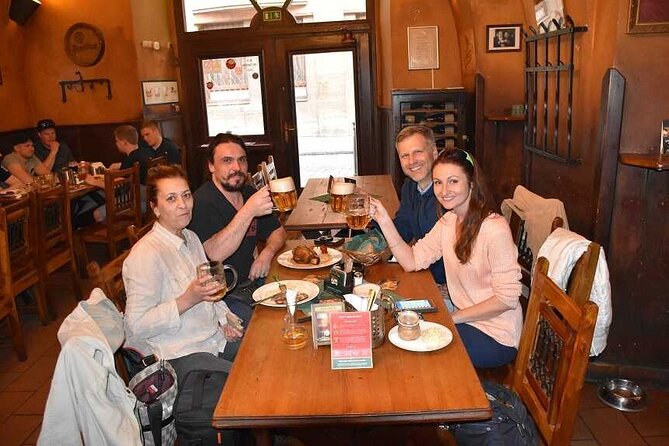 Prague Old Town And Beer Walking Tour Including Dinner - The Guide Can Make or Break the Evening