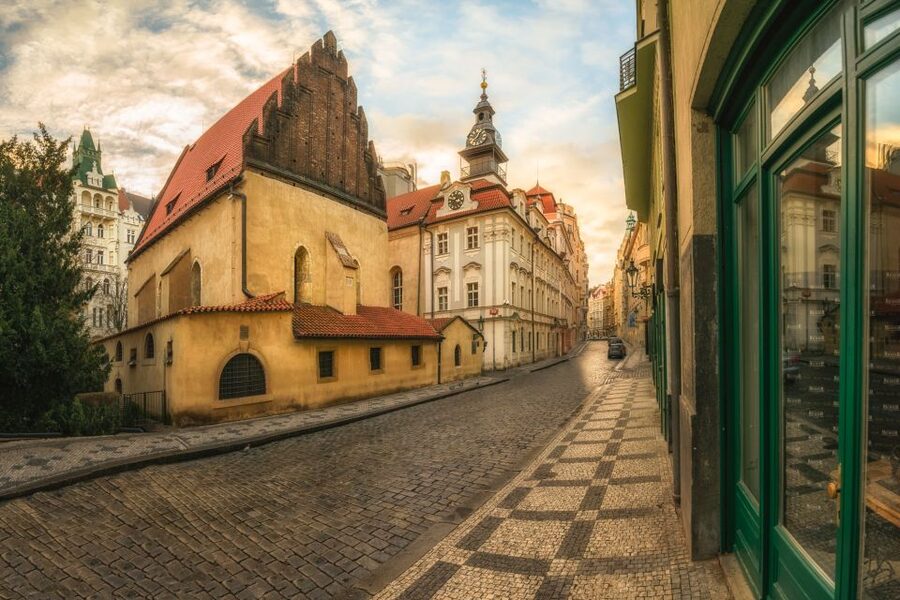 Prague: Old Town and Jewish Quarter 2-Hour Walking Tour - How the small group changes the experience