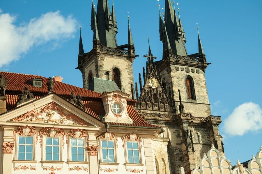 Prague: Old Town and Jewish Quarter Guided Tour in German - Key points at a glance