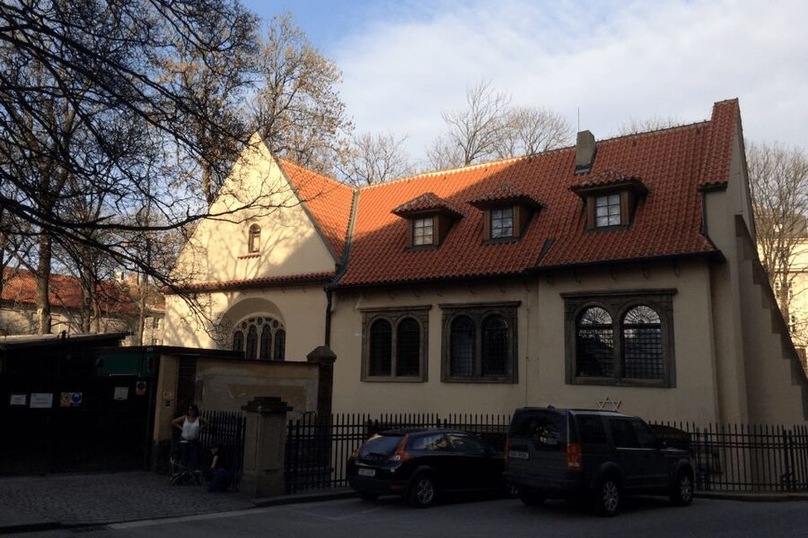 Prague: Old Town and Jewish Quarter Guided Tour in German - The Clementinum and a route that keeps moving