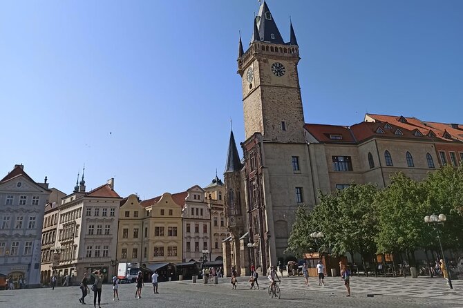 Prague: Old Town and Jewish Quarter Small-Group Tour - Walking through Josefov