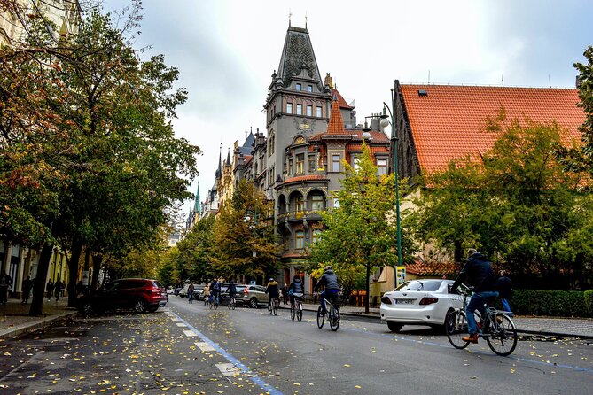 Prague: Old Town and Jewish Quarter Small-Group Tour - The guide can make or break the experience
