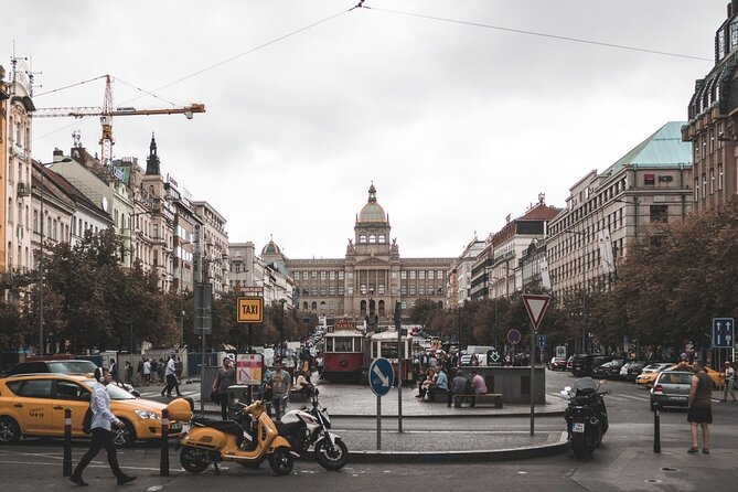Prague: Old Town and Jewish Quarter Small-Group Tour - Starting at Old Town Square