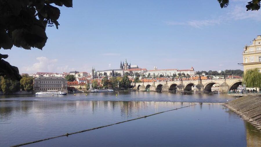 Prague: Old Town Guided Walking Tour and City Boat Ride - Key points to know before booking