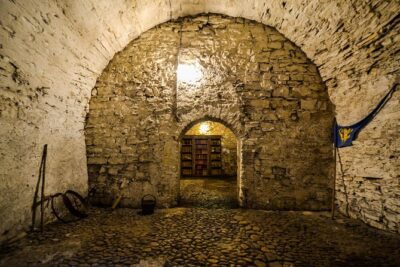 Prague Old Town, Medieval Underground and Dungeon Historical Tour