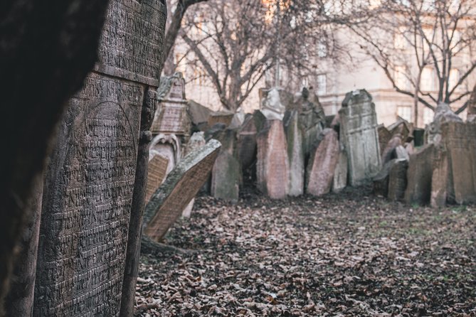 Prague Old Town New Town and Jewish Quarter Morning Tour - What the guides do best, and where things can slip