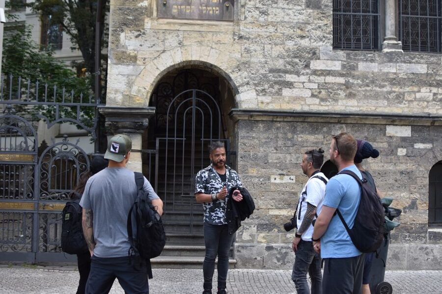 Prague: Old Town, Prague Castle & River Cruise Day Tour - Cruising the Čertovka canal, Prague’s Venice
