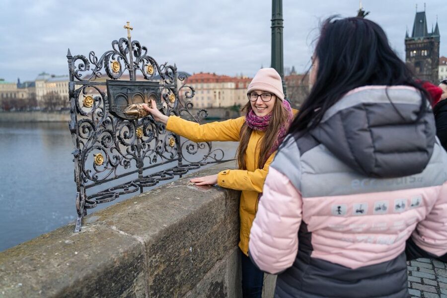Prague: Old Town Private Walking Tour with Hotel Pickup - Key points at a glance