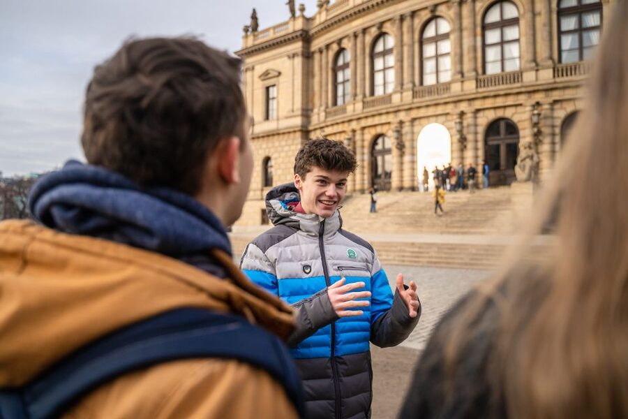 Prague: Old Town Private Walking Tour with Hotel Pickup - Timing, weather, and what to bring
