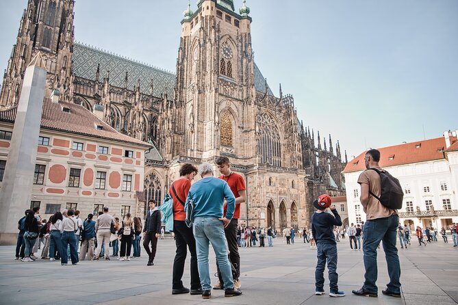 Prague Old Town, River Cruise and Prague Castle Sightseeing Tour Including Lunch - Czech lunch at Hostinec U Templáře