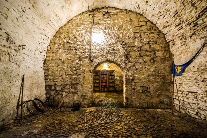 Prague: Oldtown, Medieval Underground & Dungeon History Tour - Prague Old Town has a second city underneath it