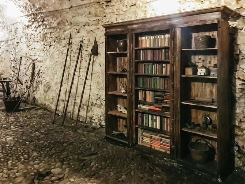 Prague: Oldtown, Medieval Underground & Dungeon History Tour - Why the guides make such a difference