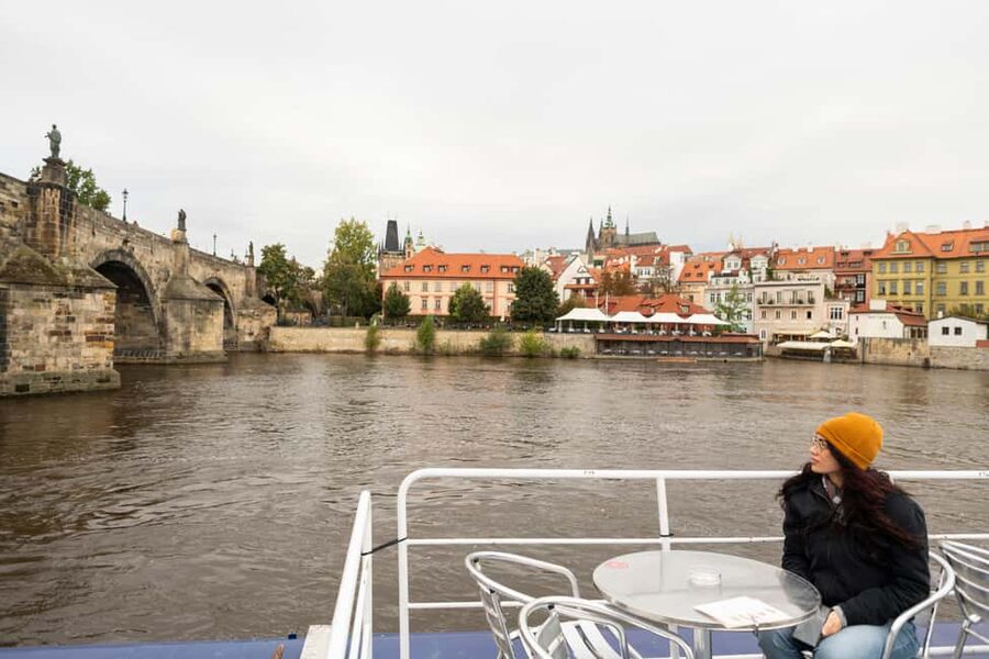 Prague: Panoramic Vltava River Cruise - Kampa Island and the return to Classic River