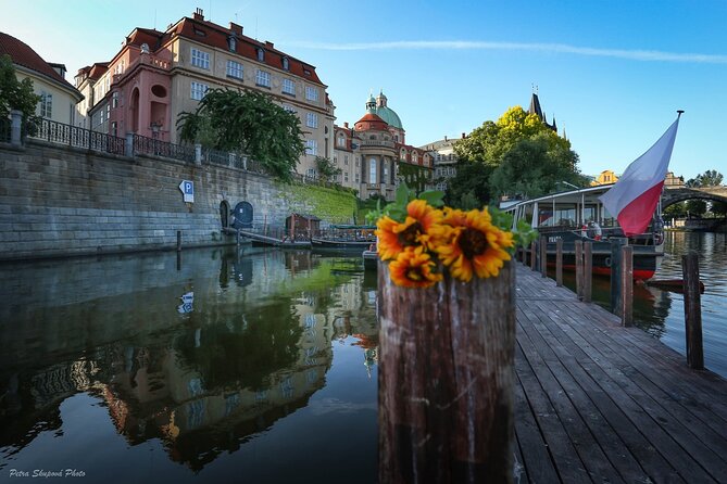 Prague Photoshoot for Couples, Betrothed, Family & Friends - Charles Bridge: Prague’s most recognizable frame
