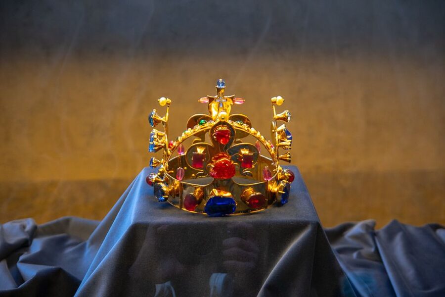 Prague: Prague Castle Complex Smartphone Audio Guide - Eight language choices and the quality question