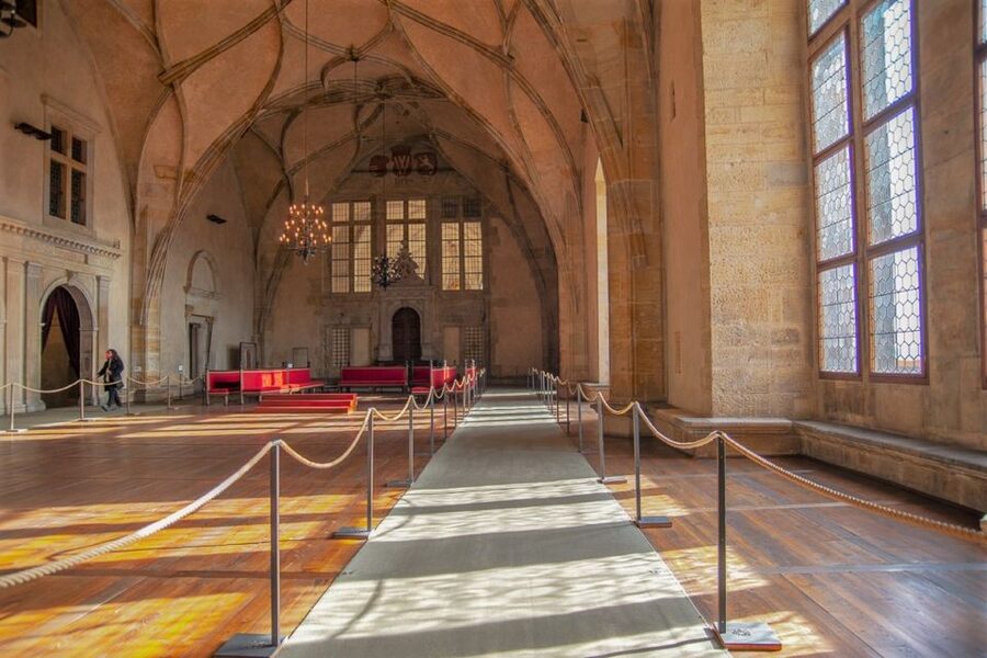 Prague: Prague Castle Complex Smartphone Audio Guide - Beginning in front of St. Vitus Cathedral