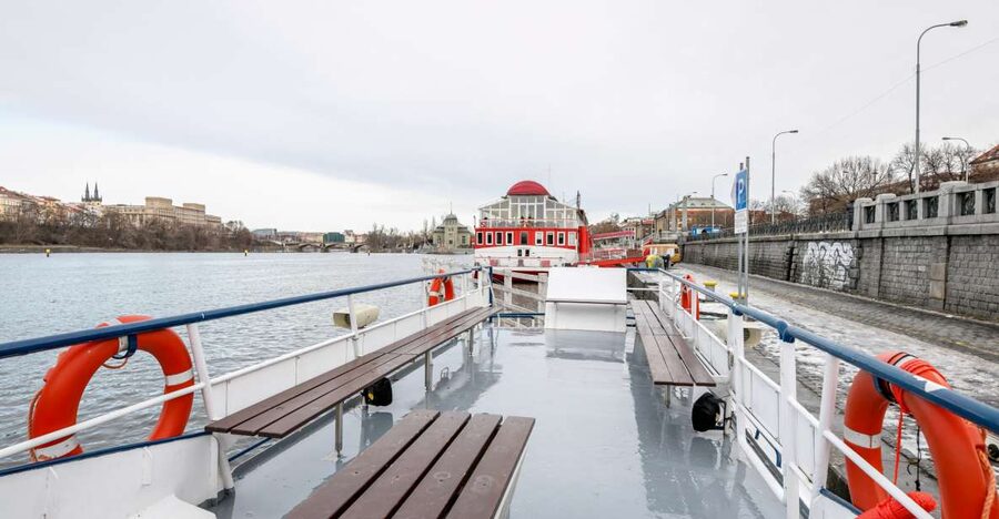 Prague: Private Beer Boat Cruise with Unlimited Beer - Key points at a glance