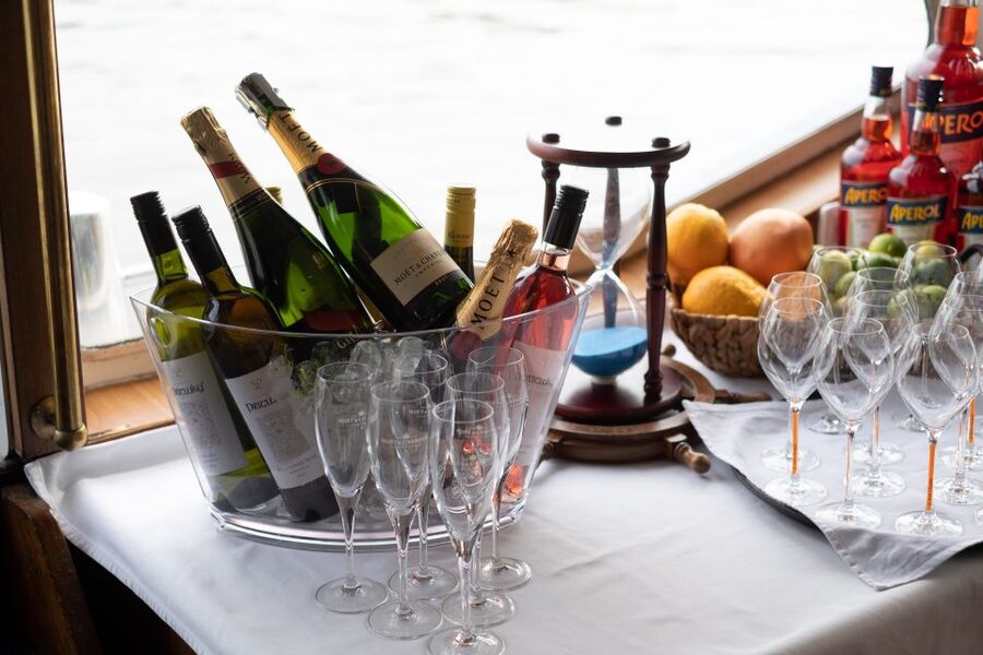 Prague: Private Beer Boat Cruise with Unlimited Beer - Unlimited beer and the onboard party setup