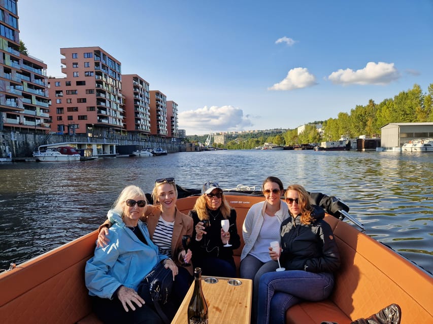 Prague Private Boat Tour - 2 Hours - The return to Old Town and Charles Bridge