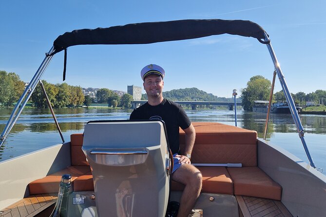 Prague Private Boat Tour - What the guide adds