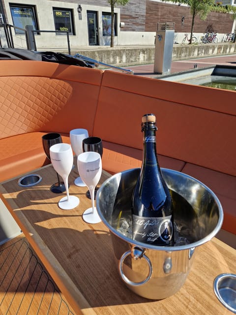 Prague Private Boat Tour - My take: book it for privacy, not for mileage