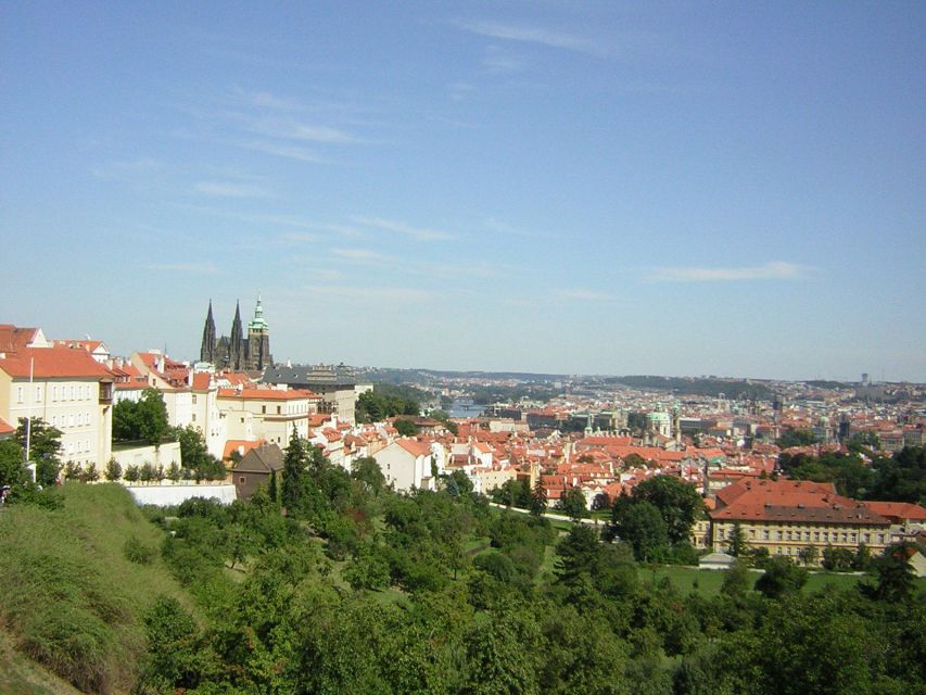 Prague: Private City Tour by Minivan - Guides, languages, and personal attention