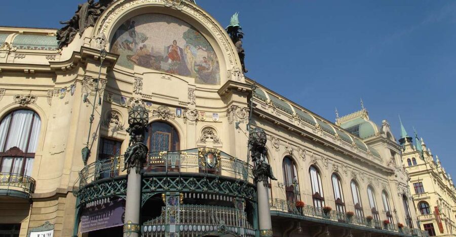 Prague: Private Cubism & Art Nouveau Walking Tour - Cubism on Prague’s streets
