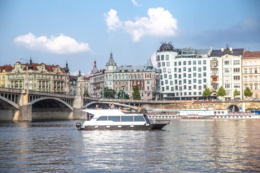 Prague: Private River Cruise with Unlimited Beer or Prosecco - Choosing the central Prague route