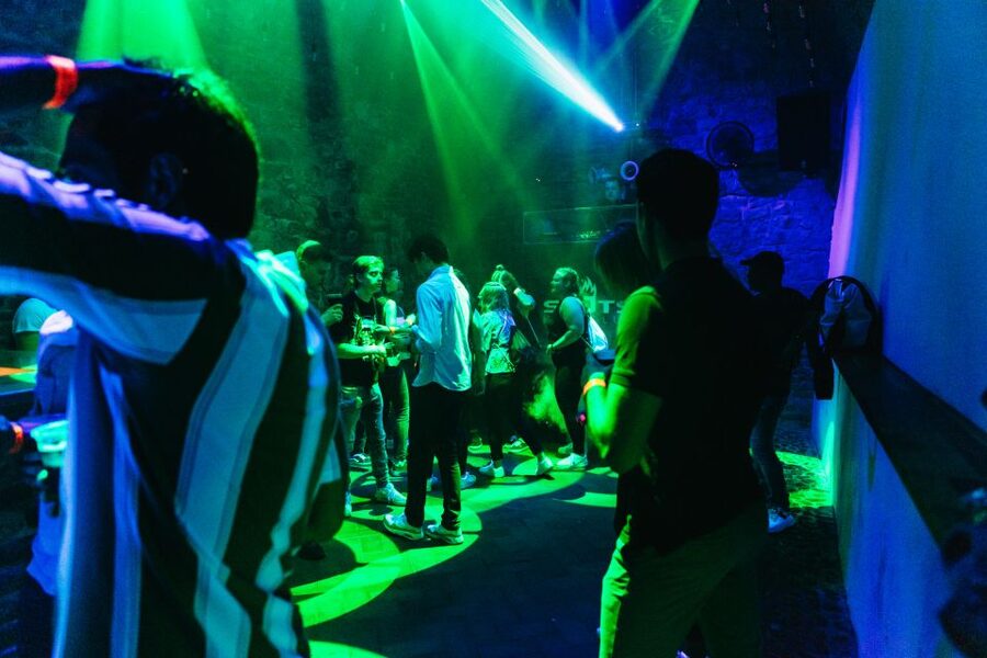 Prague: Pub Crawl with Unlimited Drinks & 5-floor Club Entry - The middle stops: three or four different moods
