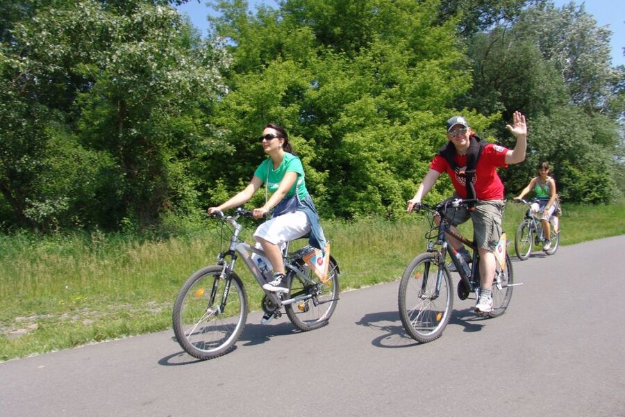 Prague: River & Park Bike Tour to Troja Chateau - Starting on Dlouhá Street near Old Town Square