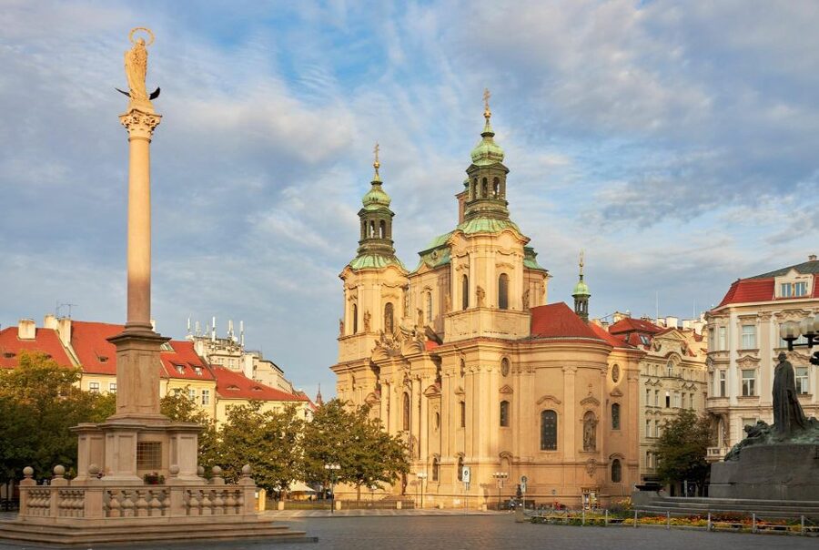 Prague Royal Castle, St Vitus, Golden Lane Tour with Tickets - Why St Vitus Cathedral earns the longest look