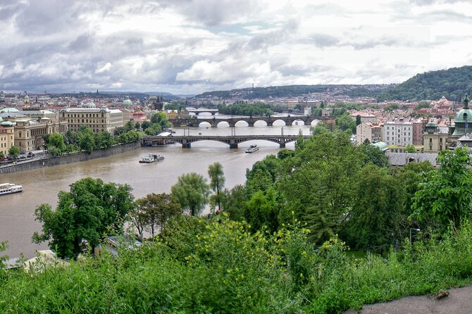 Prague Running Tour: City Highlights And Hidden Places - What the private format adds